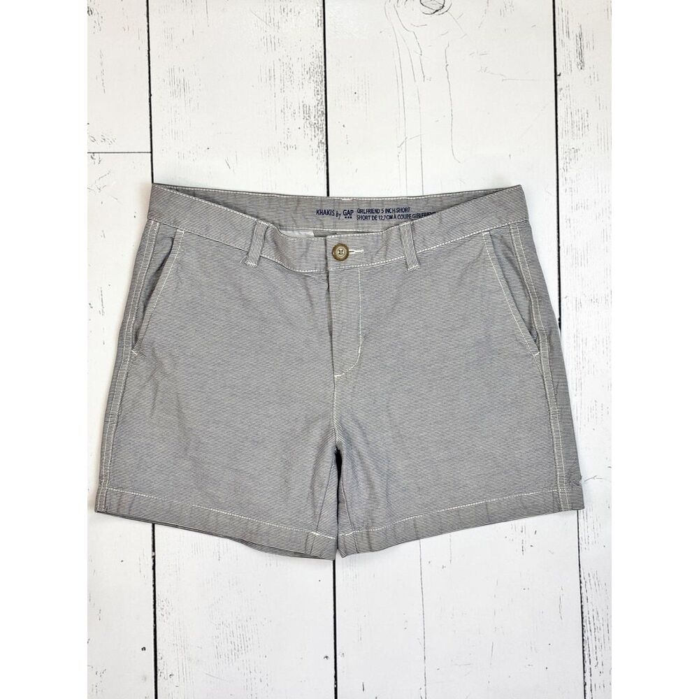 Khakis by Gap Gray White Stripe Girlfriend 5” Shorts Size 6/28